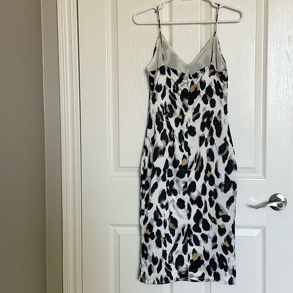 SUPERDOWN: animal print midi dress -Size XS - Picture 3 of 7